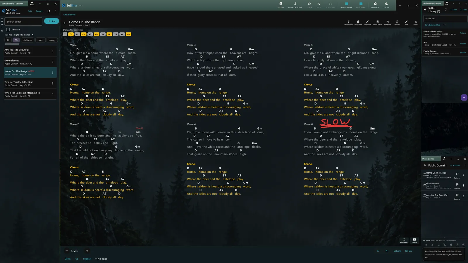 Setliner on Windows in a dark skin: a chord chart in three columns with the choruses highlighted, the song library on the left and the setlist on the right